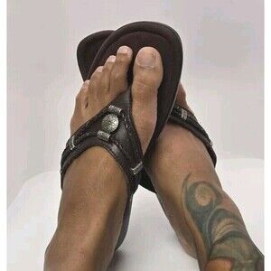 MinneTonka Silverthorne Brown Leather Sandals Flip Flops Thongs Women Size 8